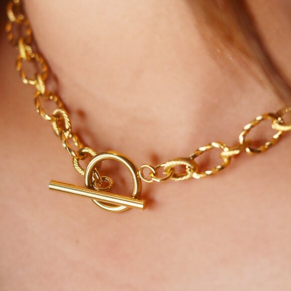 Chic Stainless Steel Love Lock Choker Necklace - Trendy Accessory - Picture 2 of 3